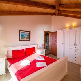 1 Bedroom Apartment with 2 Shared Pools, sleeps 2